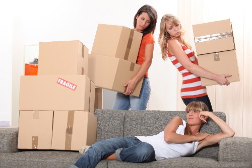 Reliable Watford Movers providing organized moving services